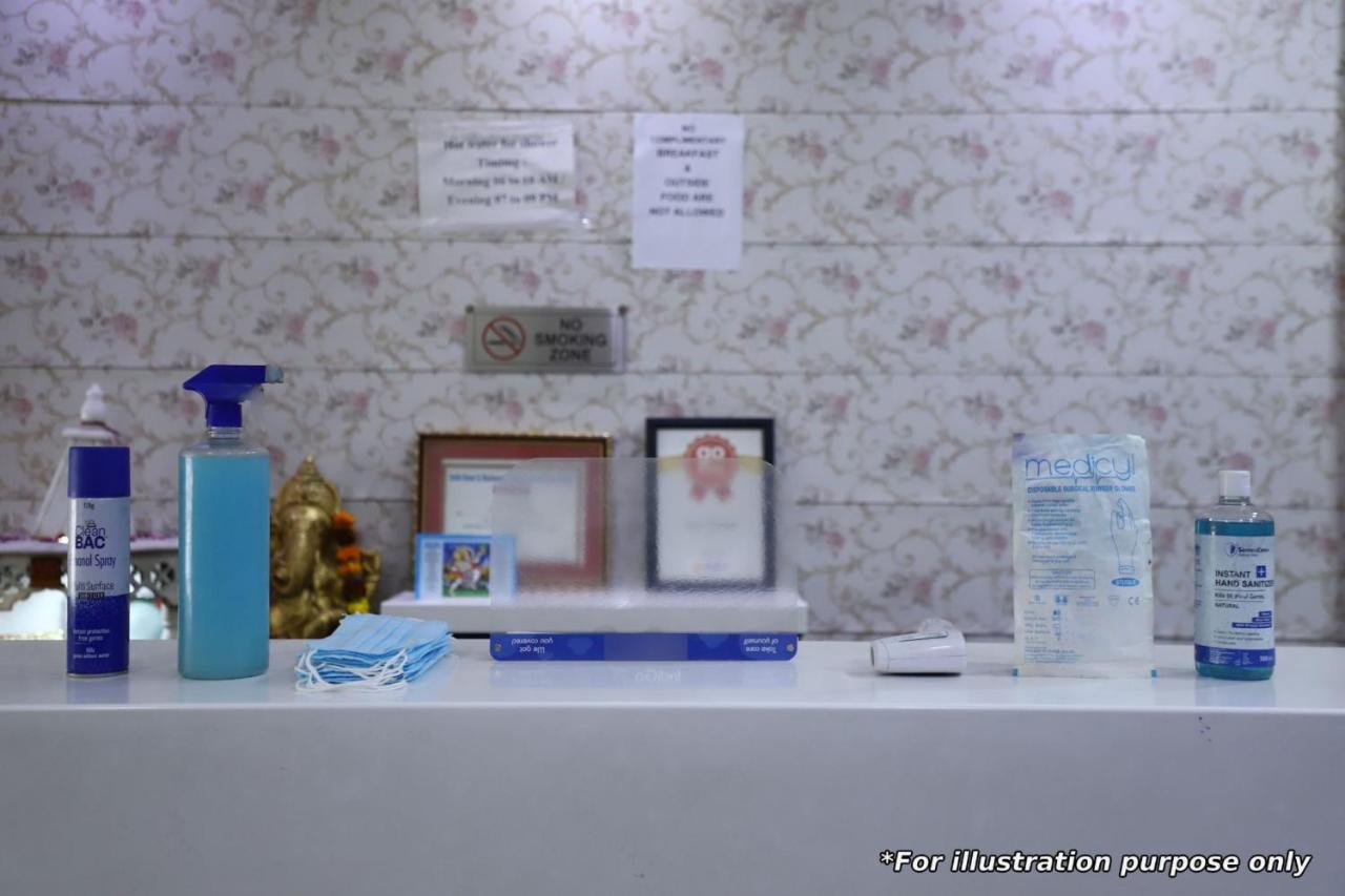 Capital O 22439 Ratna Forever Hotel Karkal Bagian luar foto