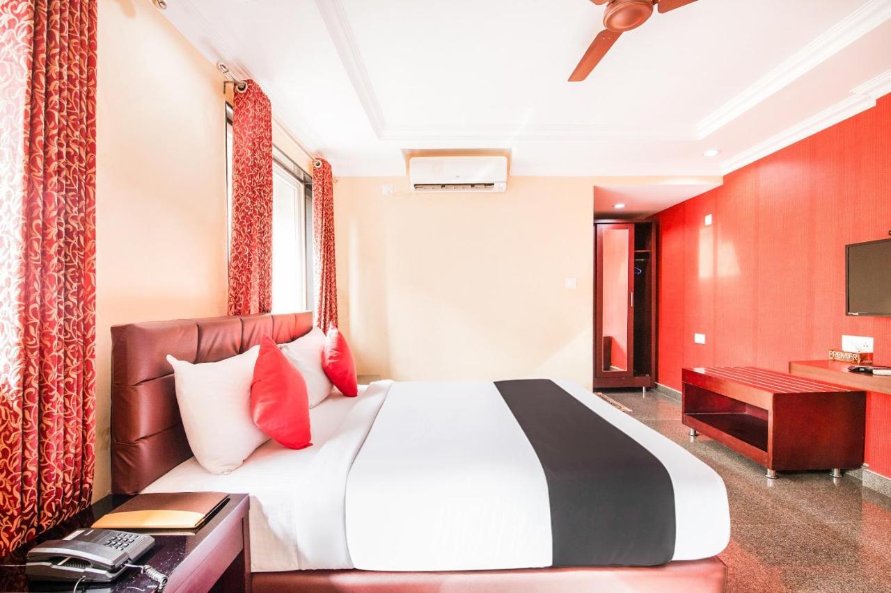 Capital O 22439 Ratna Forever Hotel Karkal Bagian luar foto